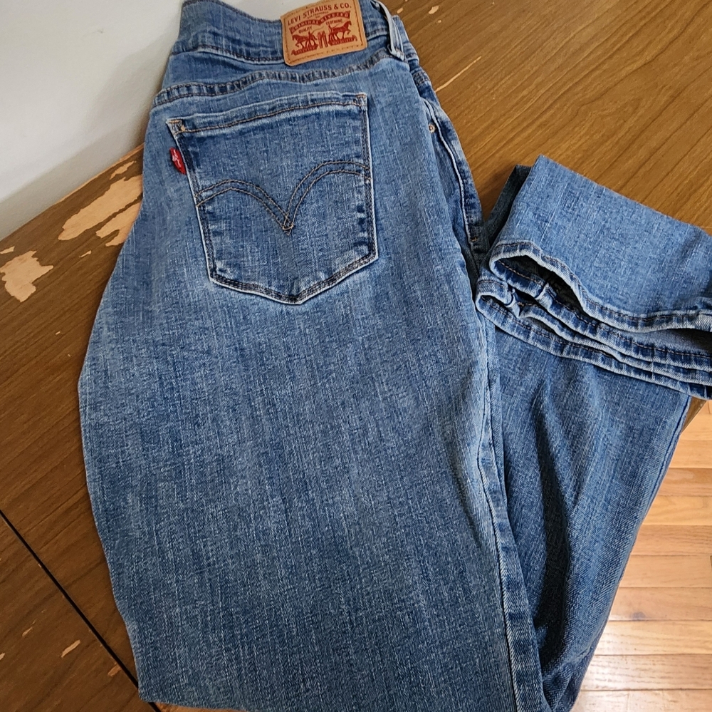 505 Levi's straight leg jeans size 6 ( 30% off 2 or more items)